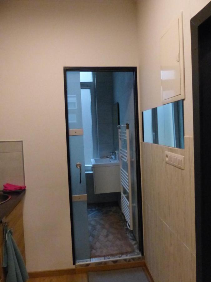 Superbe Studio Au 1Er Etage, Proche De La Gare Du Midi Bryssel Exteriör bild